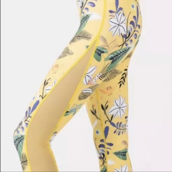 Zyia like new yellow floral leggings size 4 - Picture 2 of 4